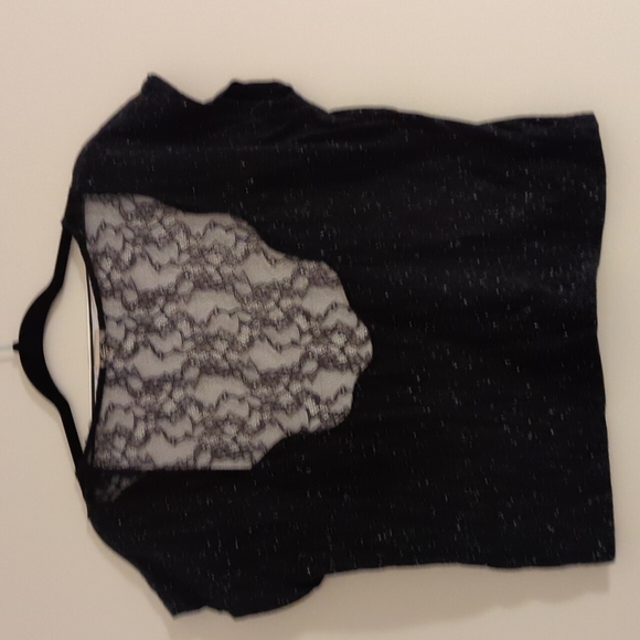 H&M Short Sleeve Top with Lace Detail - Picture 6 of 8